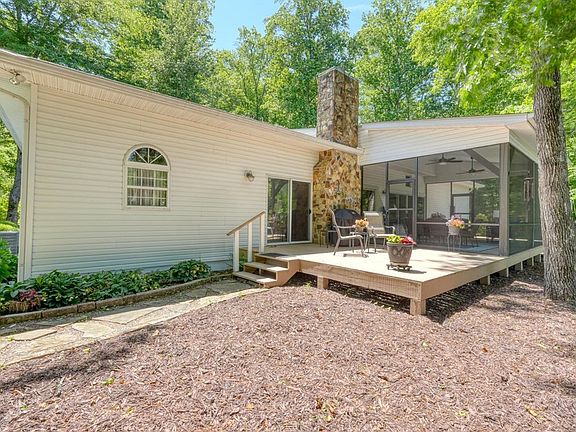 5th image of 198 Riverbend Dr
