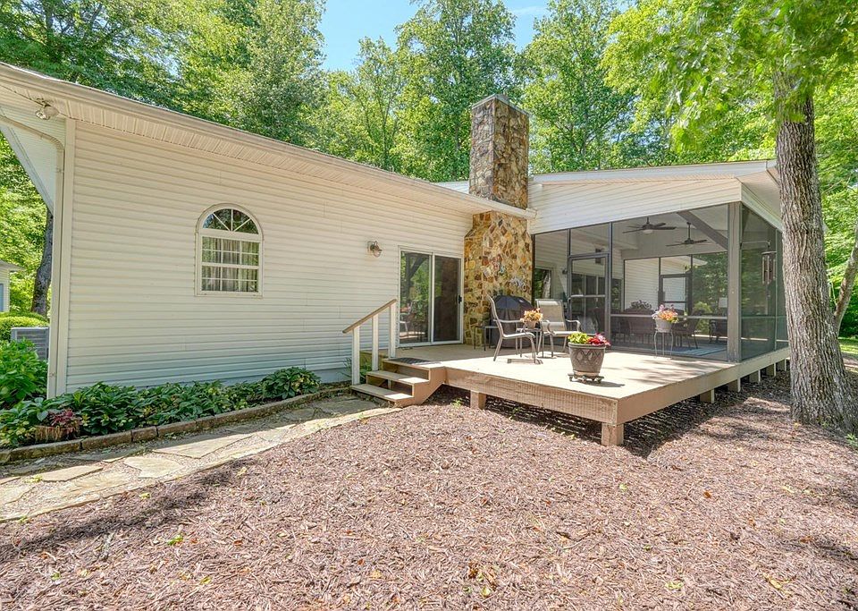 4th image of 198 Riverbend Dr
