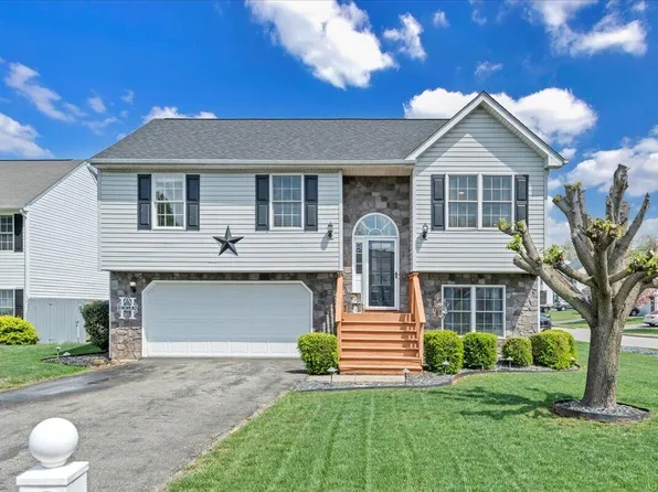 4302 Kaiden Ct NW, Roanoke, VA 24017