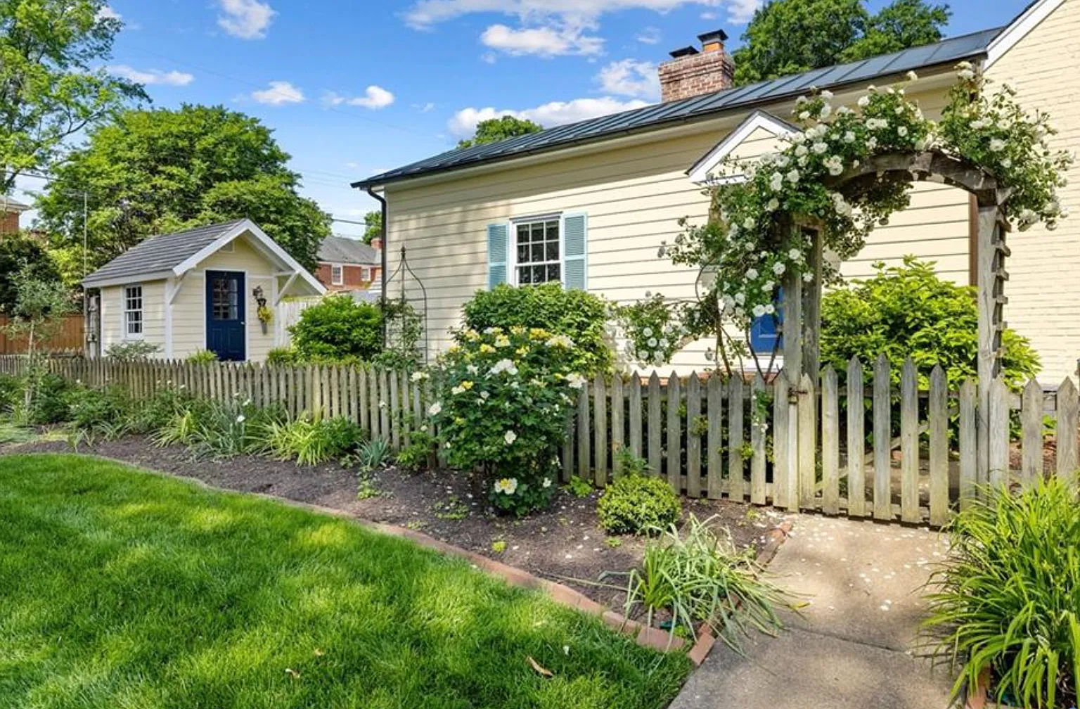 3 bed, 2276 sqft, $5,600 — Photo 4