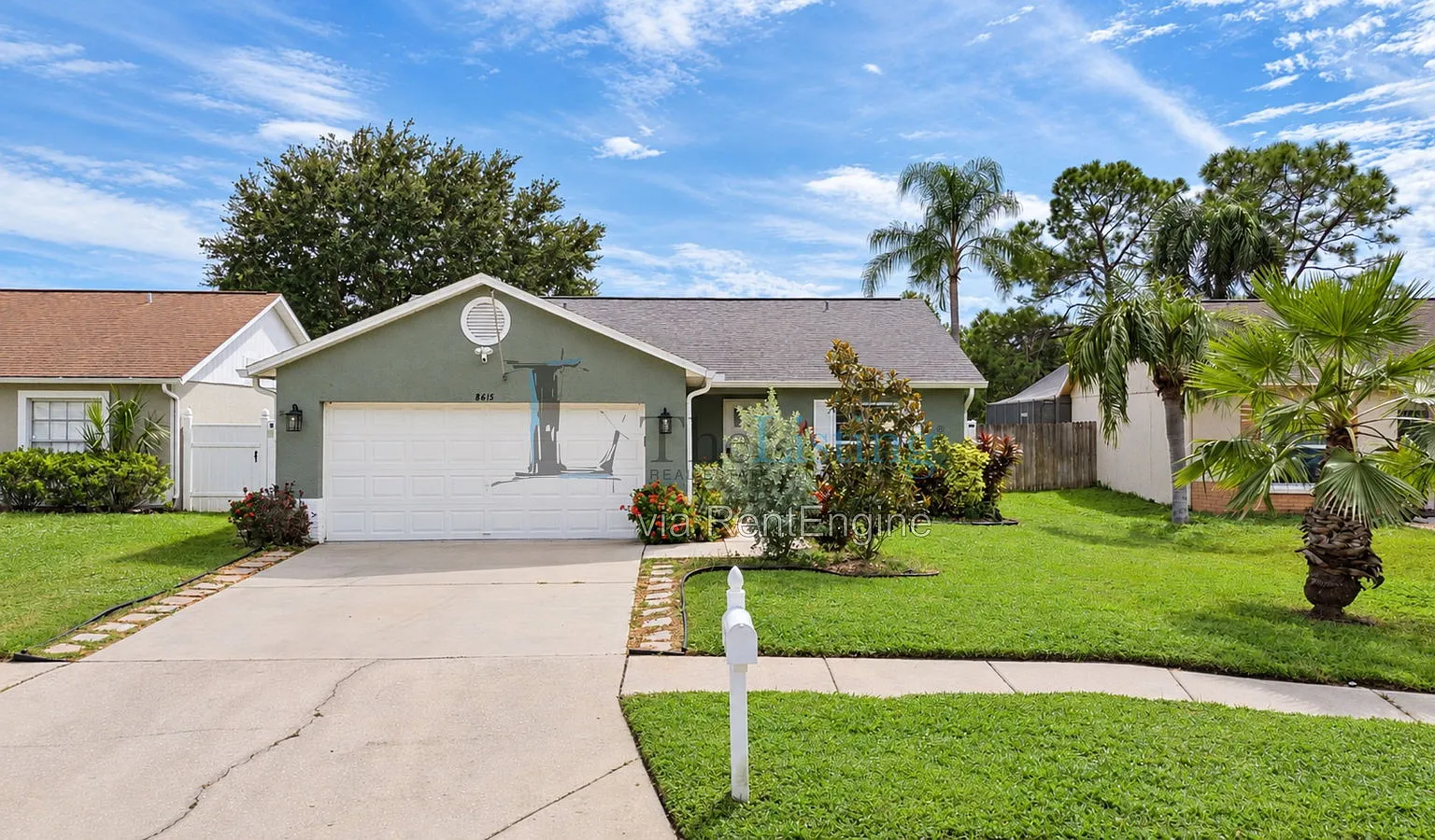 3 bed, 2.0 bath, 1276 sqft, $2,400 — Photo 2
