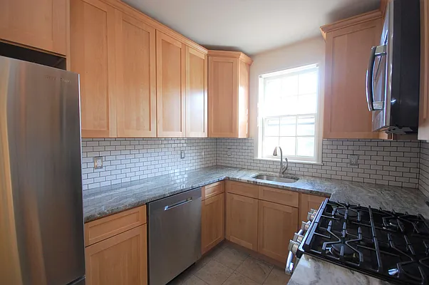 Rented by Re/Max In The City | media 15