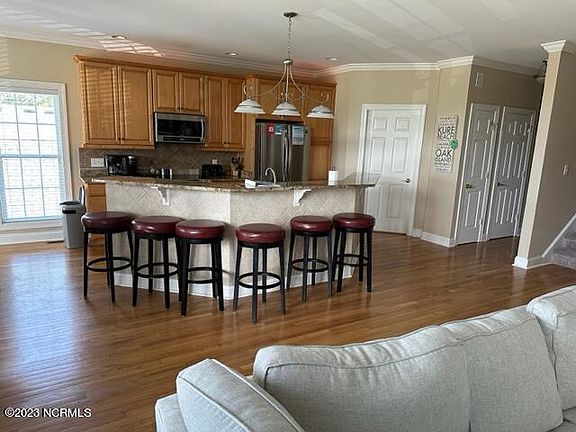3rd image of 2220 E Dolphin Drive