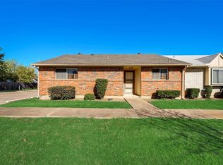 2 E Mountain Creek Ct, Grand Prairie, TX 75052