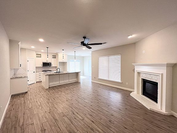 Open concept & natural light