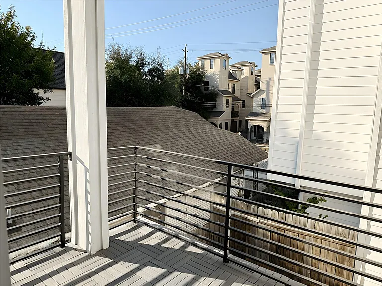 2115 Detering St — Photo 8
