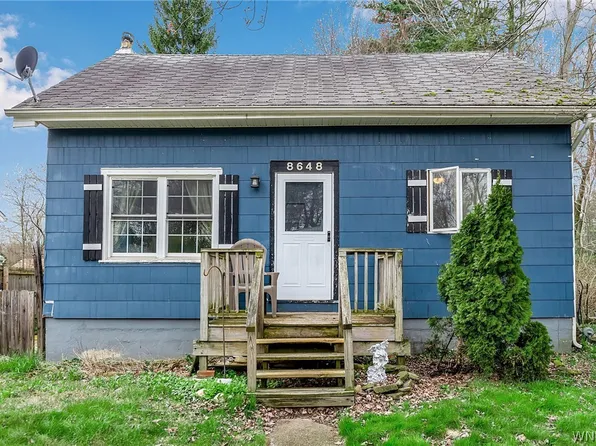 8648 Hunt Ave, Eden, NY 14057