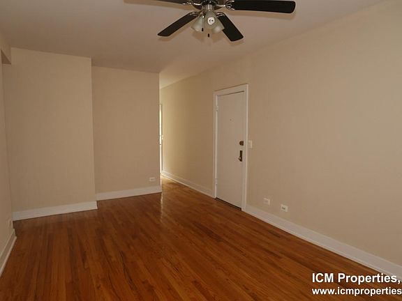 4th image of 621 W Melrose St #1P