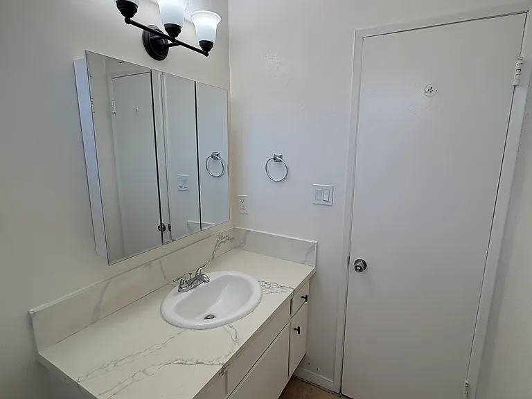 2611 Ocean Ave #5 — Photo 18