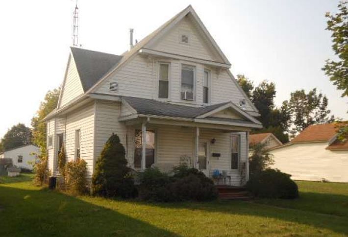 2nd image of 1815 N Grand Ave
