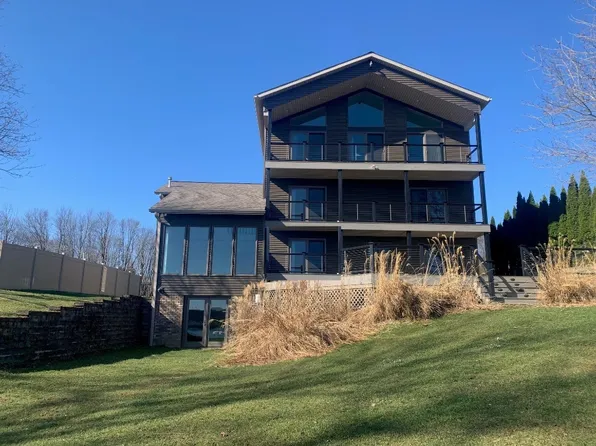 11148 Aldina Dr, Conneaut Lake, PA 16316