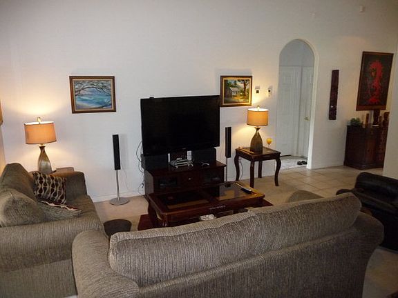 4th image of 45 Bannbury Ln