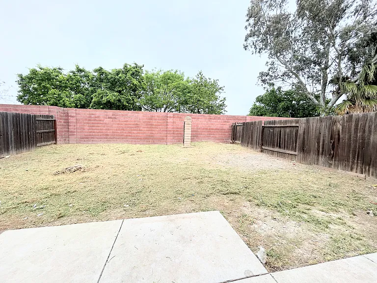 1603 Swarthout Ct — Photo 20