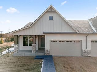 12 Palomino Ct, Hudson, WI 54016