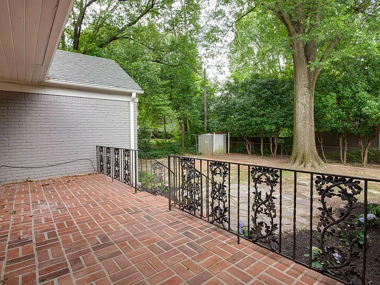 4207 Barfield Rd — Photo 20