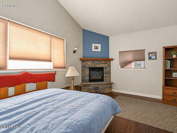 4th image of 415 S Olive Ave