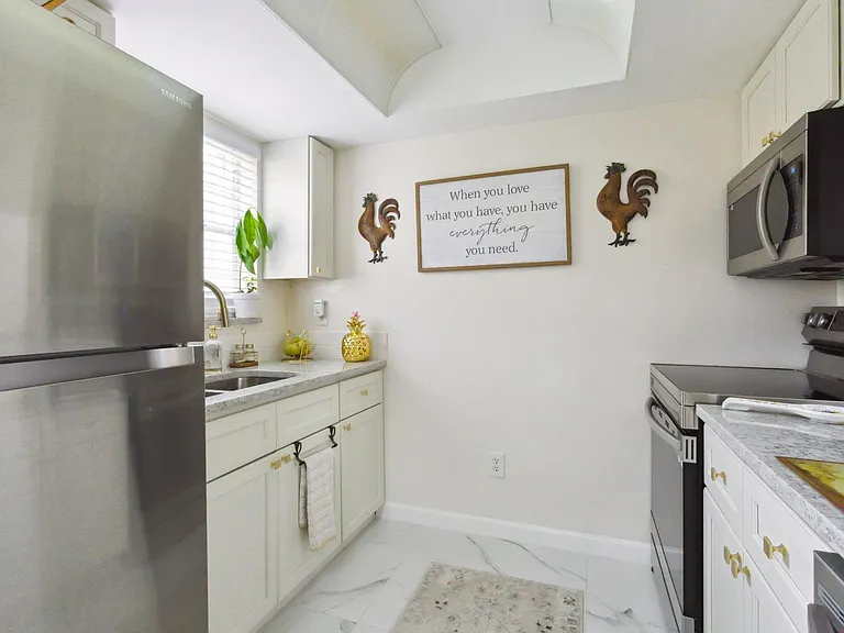368 Waterside Dr — Photo 8