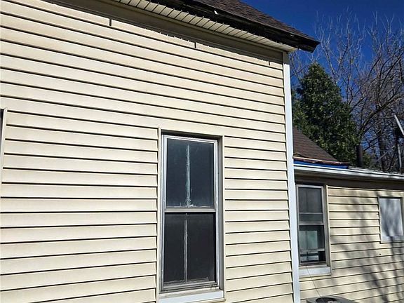 4th image of 5636 Drake Ave