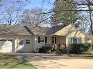 2441 Burnham Rd, Akron, OH 44333