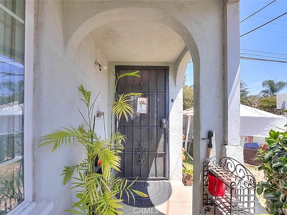 4th image of 801 S Hicks Ave