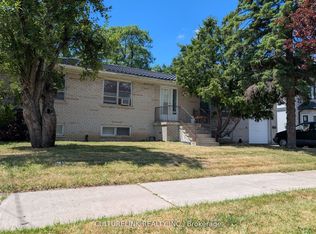 998 Willowdale Ave, Toronto, ON M2M 3C7