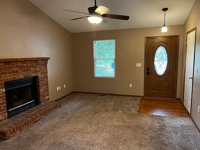 875 Lester Ave — Photo 6