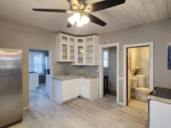 2911 North Newhall STREET, Milwaukee, WI 53211