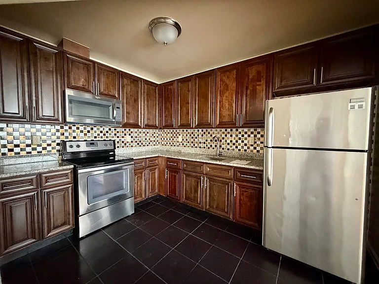 8025 Parsons Blvd #L9 — Photo 5