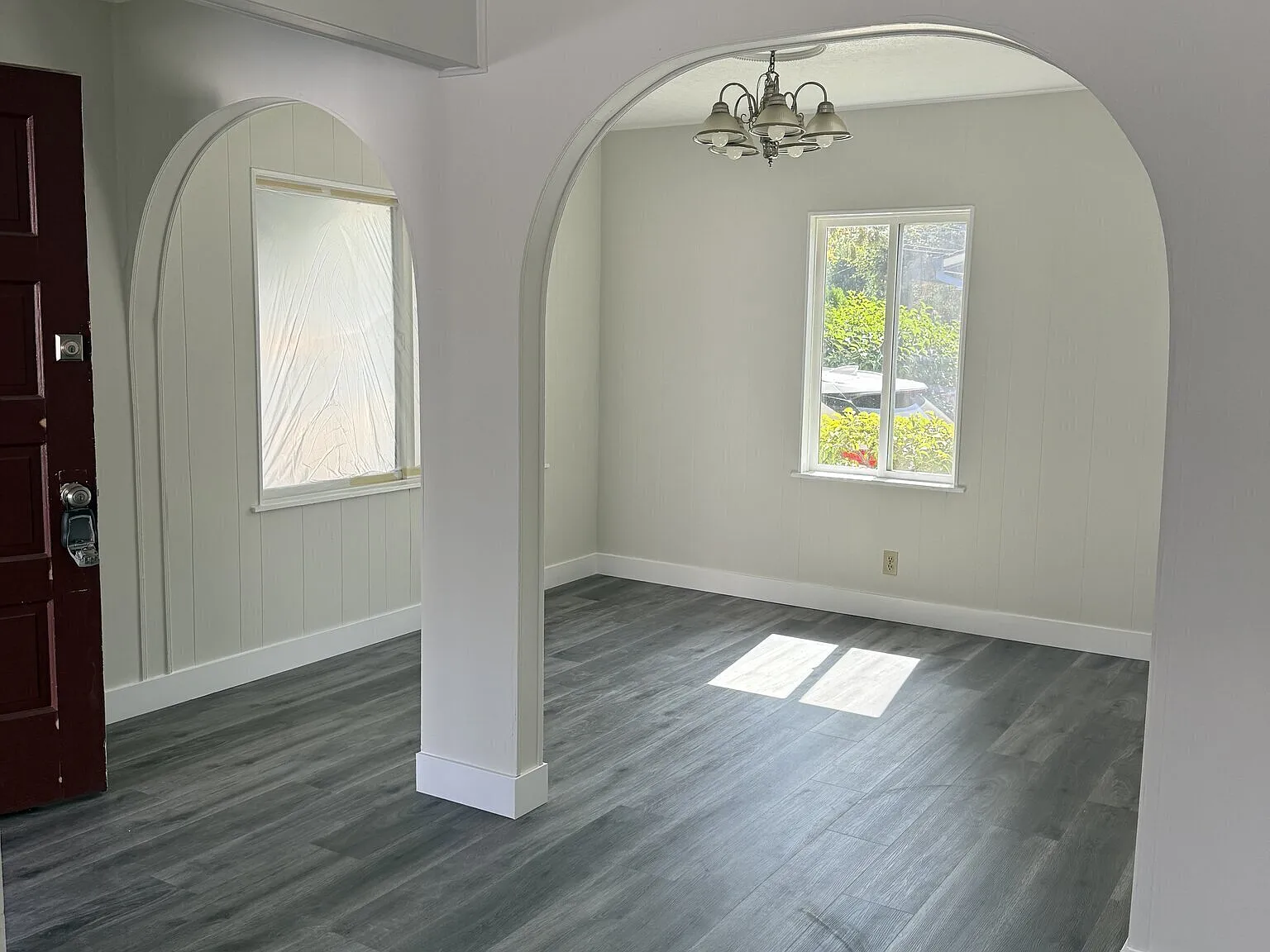 Cute 2BR + office, 1 BA Home near Woodside Plaza — Photo 3