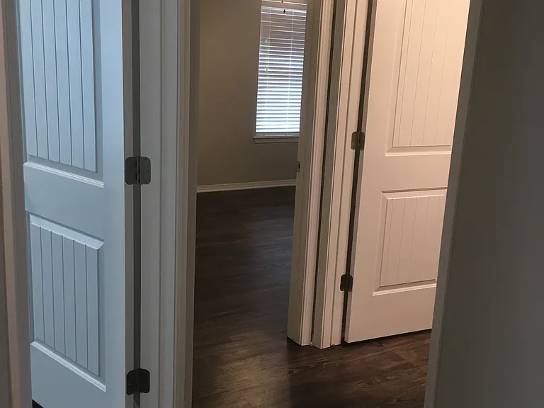 6712 Veterans Ave — Photo 5