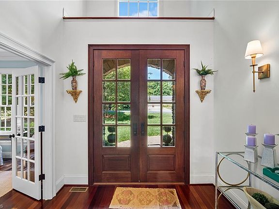 4th image of 5605 Birkdale Dr