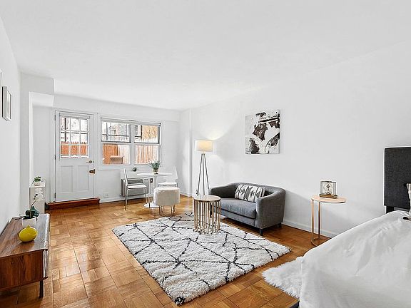 3rd image of 240 E 76th St APT 1U