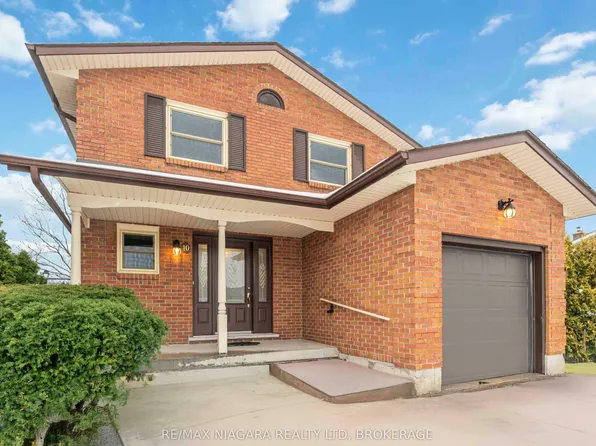 10 Donegel Pl, Hamilton, ON L9A 4Z6