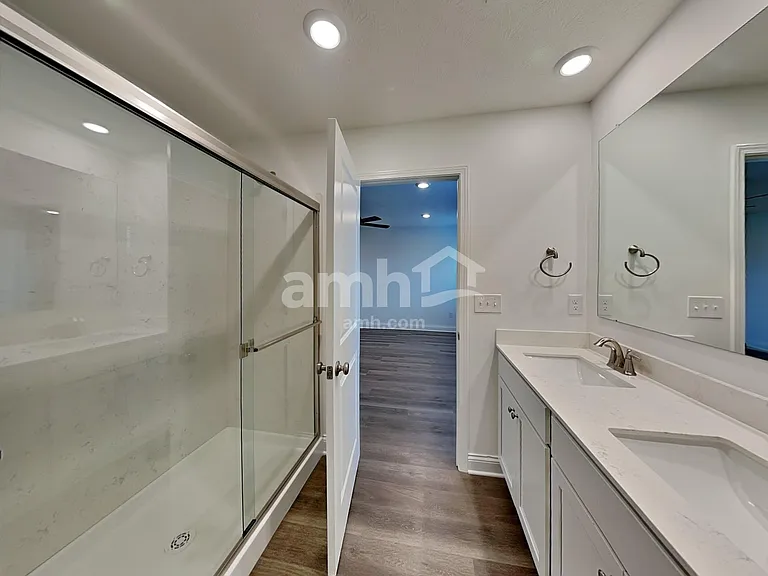 9199 Henley Ave — Photo 13