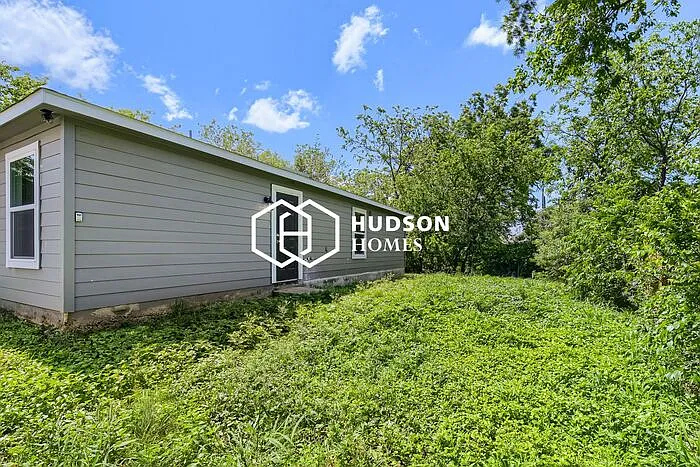 542 Rivas St #B — Photo 12