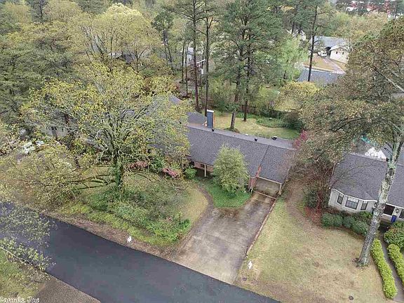 3rd image of 52 Pine Manor Dr