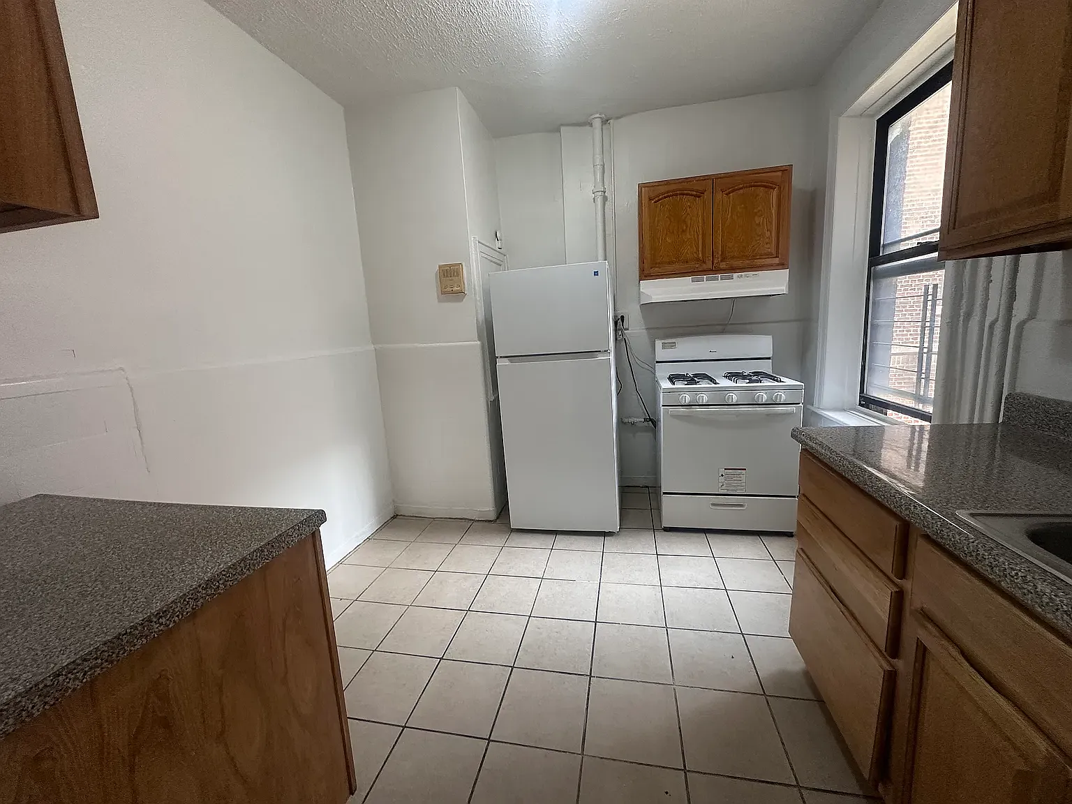87-07 Elmhurst Avenue — Photo 2