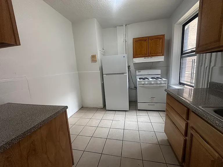 87-07 Elmhurst Ave #2G — Photo 2