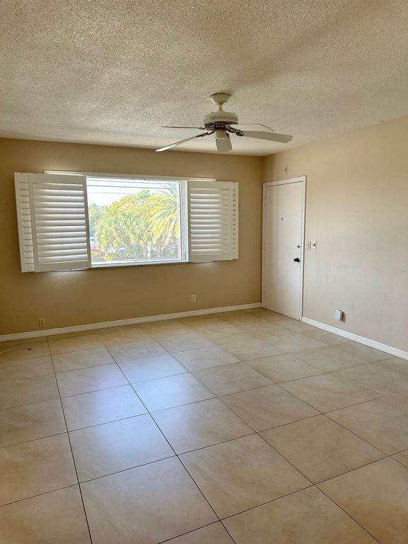 350 S Cypress Road #522, photo 3