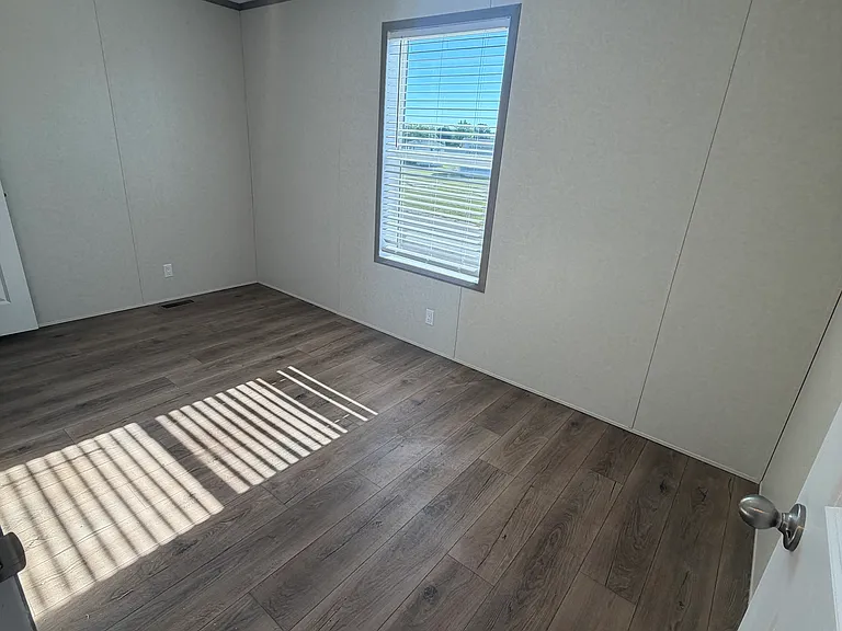 213 Grandmere Dr — Photo 12