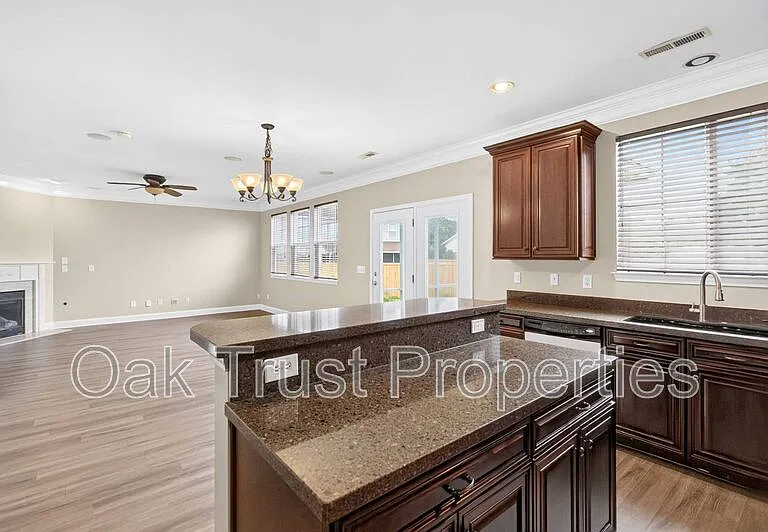 7018 Bellflower Ln — Photo 13