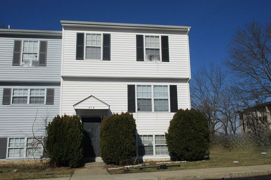1st image of 216 Sweet Pine Dr