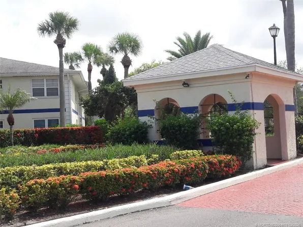 1524 SE Royal Green Cir, Port Saint Lucie, FL