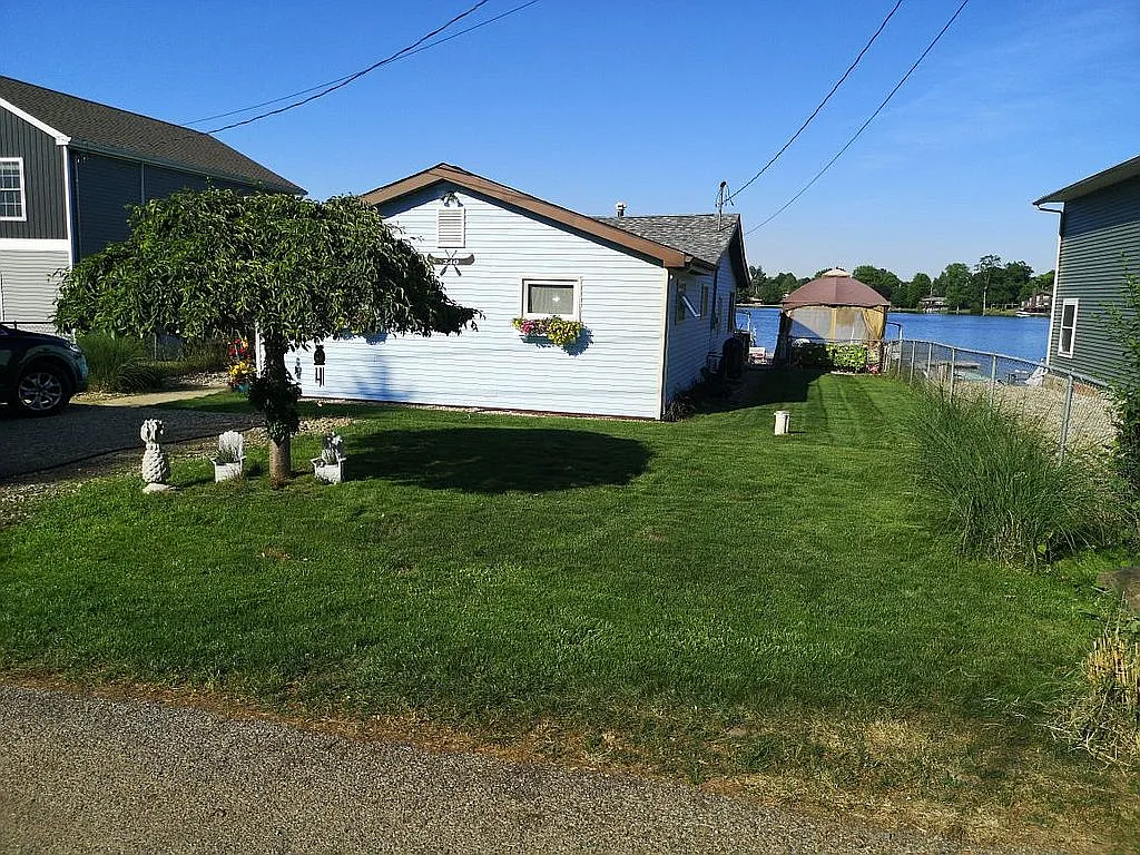 240 Lyon Lake Rd photo 1