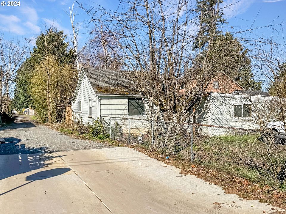 2nd image of 5923 SE 60th Ave