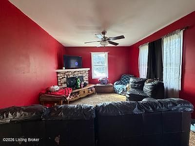 3rd image of 813 Bartley Ave