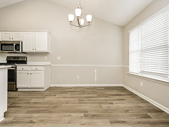 4th image of 1500 Logan Ln
