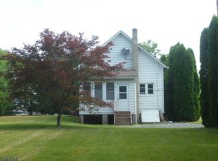 4 Keps Rd, Oxford, NJ 07863