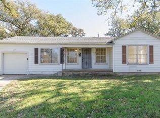 2401 Cravens Rd, Fort Worth, TX 76112