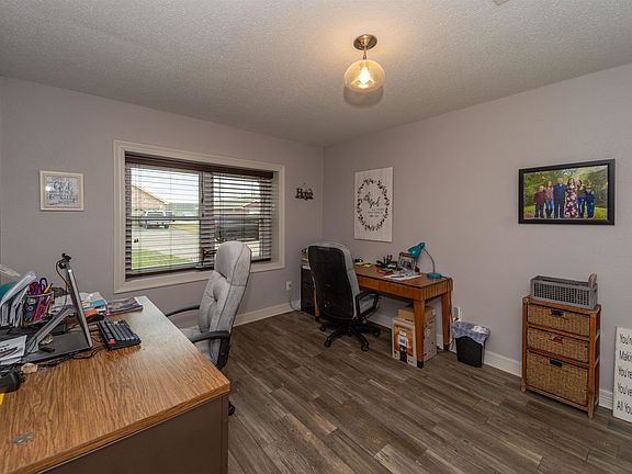 4th image of 2901 Oxford Dr